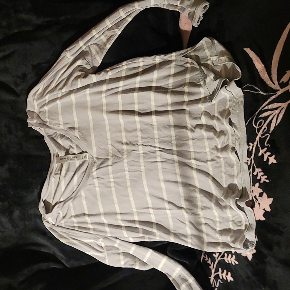 3/$15🚨UNIQUELY LORNA JANE Modal Silky Soft Pajama Top